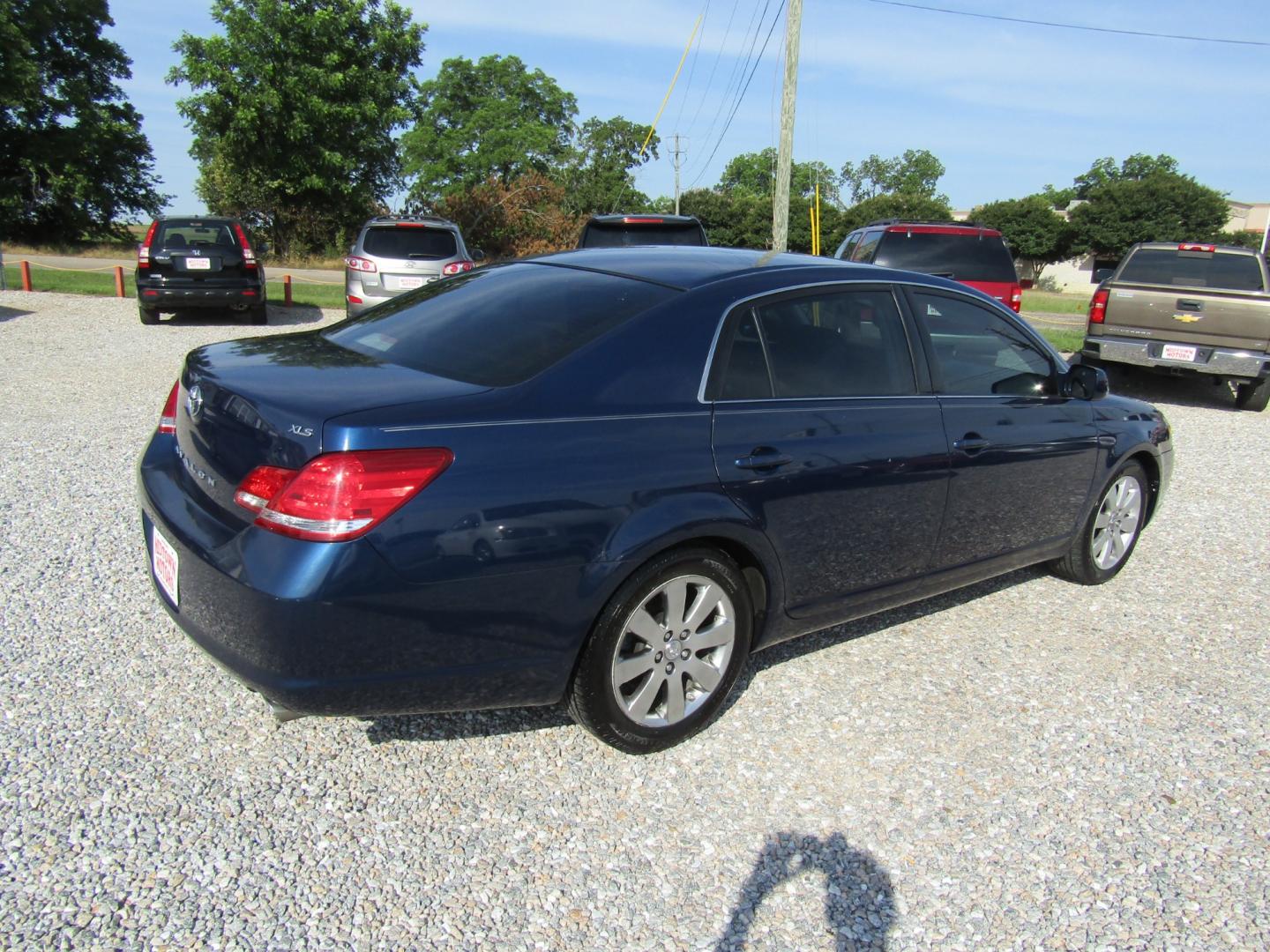 2007 Blue /Gray Toyota Avalon Limited (4T1BK36B97U) with an 3.5L V6 DOHC 24V engine, Automatic transmission, located at 15016 S Hwy 231, Midland City, AL, 36350, (334) 983-3001, 31.306210, -85.495277 - Photo#7